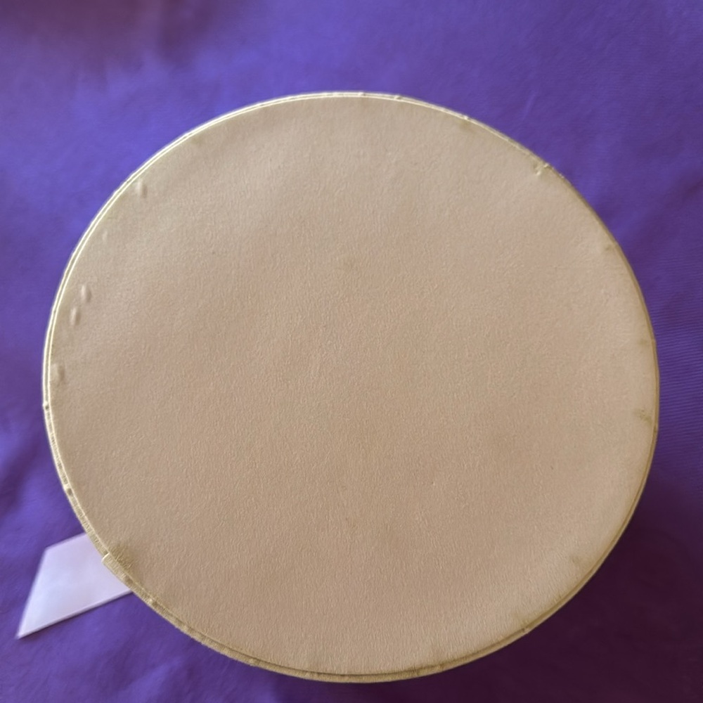 ๐ VINTAGE; Lilac-Colored Mini Hat or Gift Box with Bow and Rosebud Decor on Top! - Picture 9 of 11